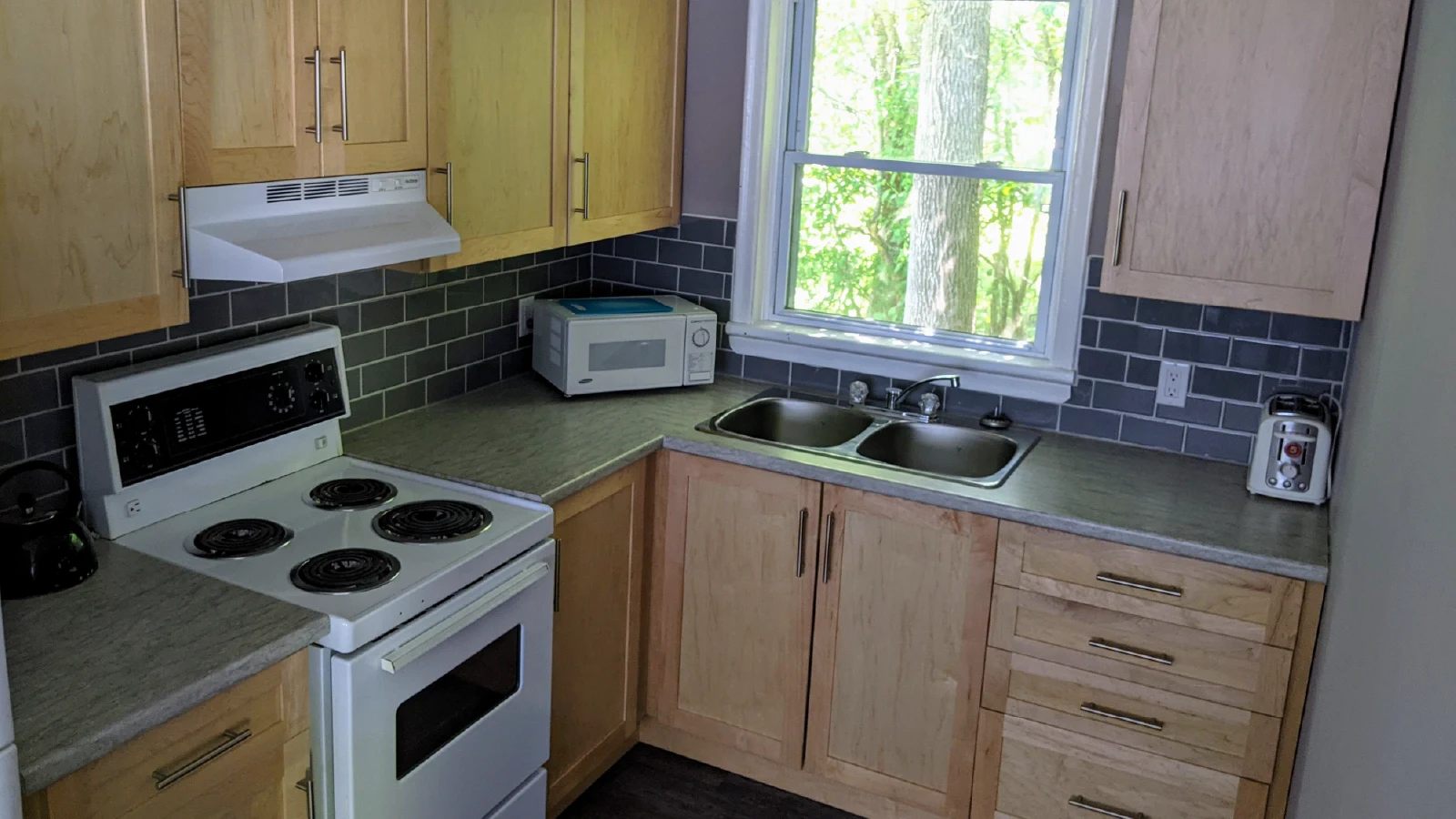 Cottage 20 living room and dining room